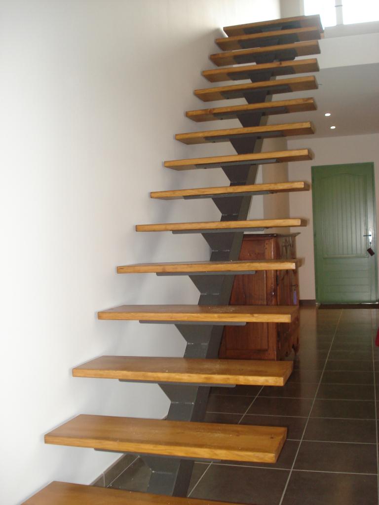 pose de marches en pin sur limon métal Absolu Bois